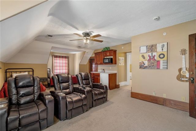 1 Hawthorne Place, Independence, MO 64052