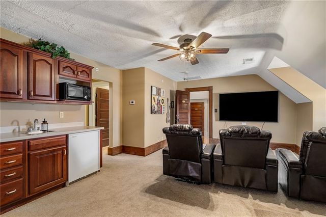 1 Hawthorne Place, Independence, MO 64052