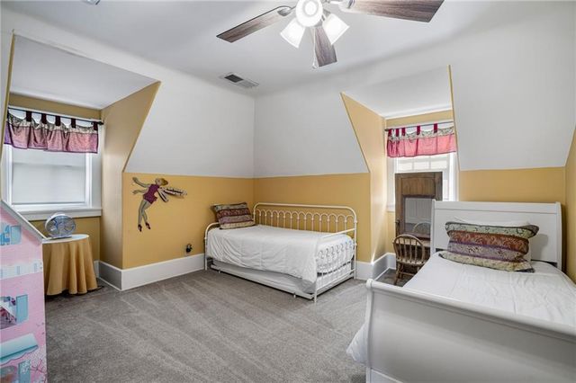 1 Hawthorne Place, Independence, MO 64052