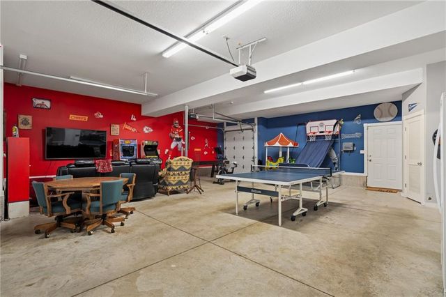 1 Hawthorne Place, Independence, MO 64052