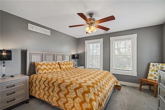 1 Hawthorne Place, Independence, MO 64052