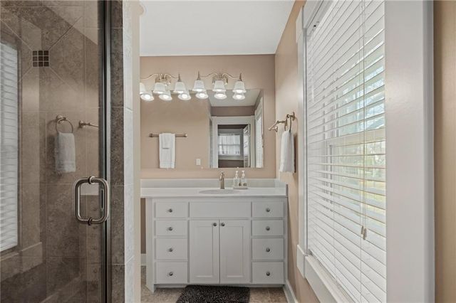 1 Hawthorne Place, Independence, MO 64052