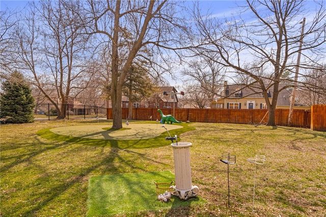 1 Hawthorne Place, Independence, MO 64052