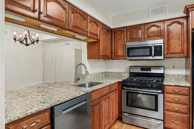 2407-A SEDGEFIELD DR, Mount Laurel, NJ 08054