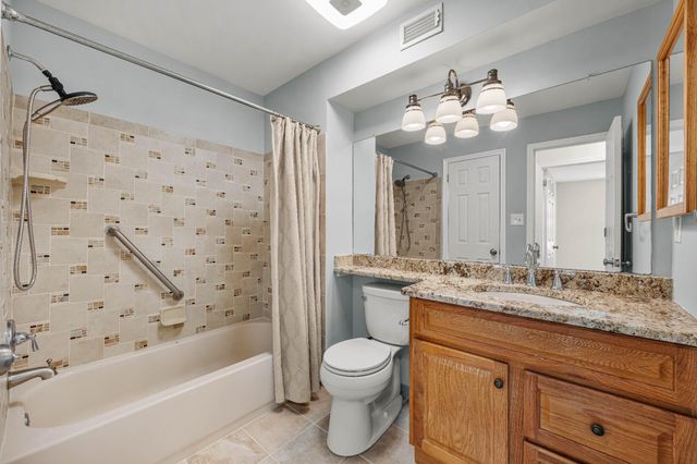 2407-A SEDGEFIELD DR, Mount Laurel, NJ 08054