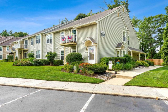 2407-A SEDGEFIELD DR, Mount Laurel, NJ 08054