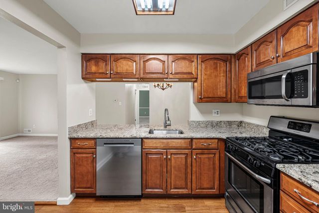 2407-A SEDGEFIELD DR, Mount Laurel, NJ 08054