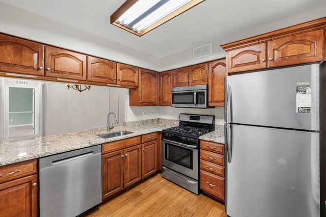 2407-A SEDGEFIELD DR, Mount Laurel, NJ 08054