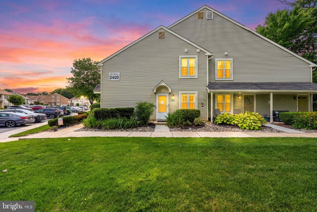 2407-A SEDGEFIELD DR, Mount Laurel, NJ 08054