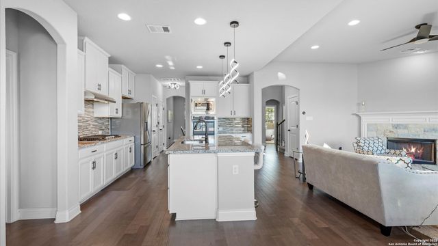 28802 FRONT GATE, Fair Oaks Ranch, TX 78015