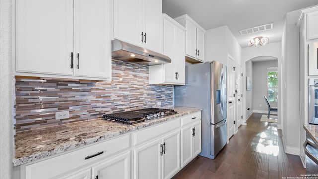 28802 FRONT GATE, Fair Oaks Ranch, TX 78015