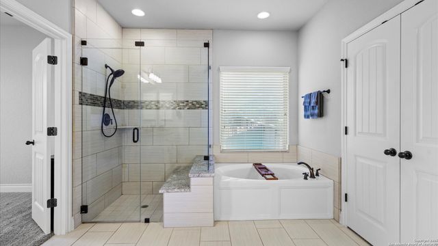 28802 FRONT GATE, Fair Oaks Ranch, TX 78015