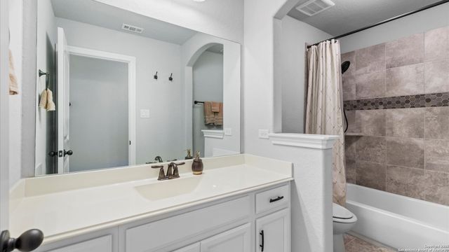28802 FRONT GATE, Fair Oaks Ranch, TX 78015
