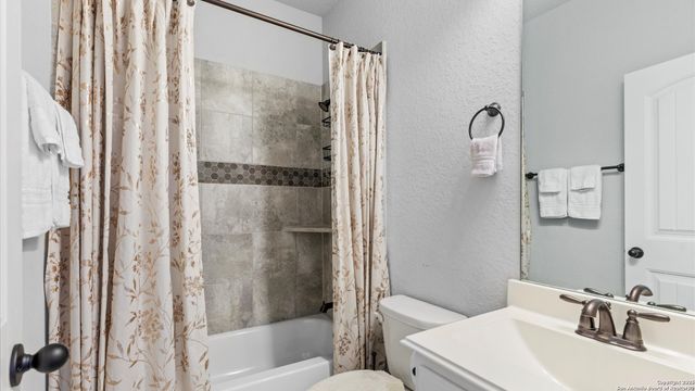 28802 FRONT GATE, Fair Oaks Ranch, TX 78015