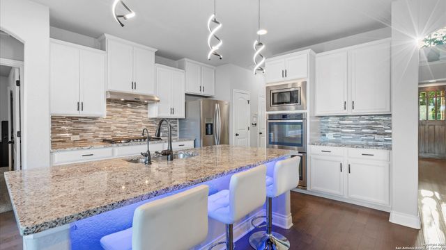 28802 FRONT GATE, Fair Oaks Ranch, TX 78015