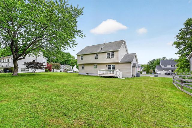 30 Wavey Willow Lane, Montgomery, NY 12549