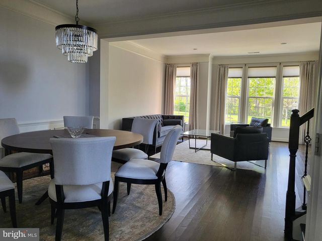 19440 FRONT ST, Leesburg, VA 20176