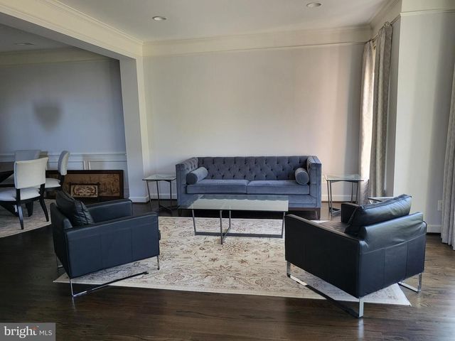 19440 FRONT ST, Leesburg, VA 20176