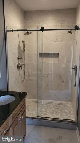 19440 FRONT ST, Leesburg, VA 20176