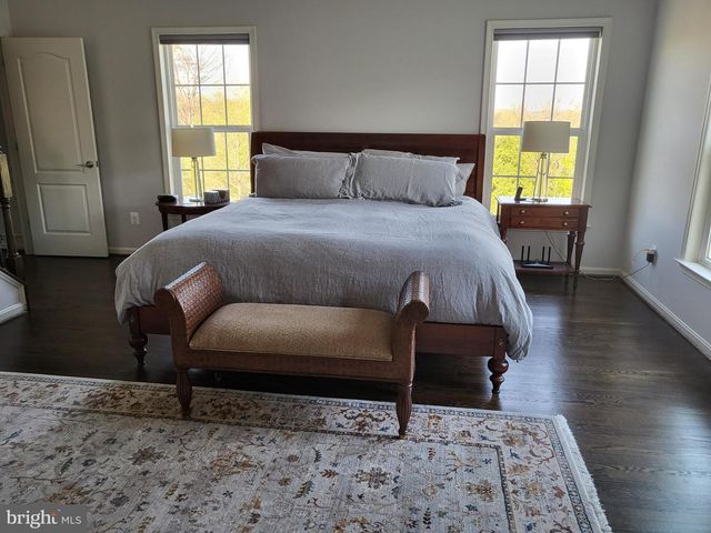 19440 FRONT ST, Leesburg, VA 20176