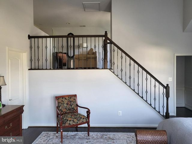 19440 FRONT ST, Leesburg, VA 20176