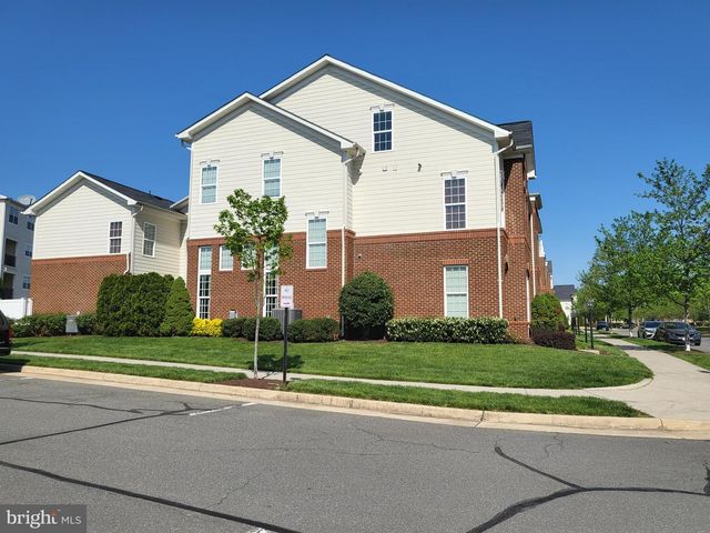 19440 FRONT ST, Leesburg, VA 20176