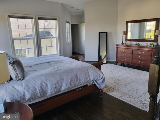 19440 FRONT ST, Leesburg, VA 20176