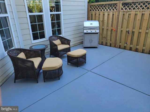 19440 FRONT ST, Leesburg, VA 20176