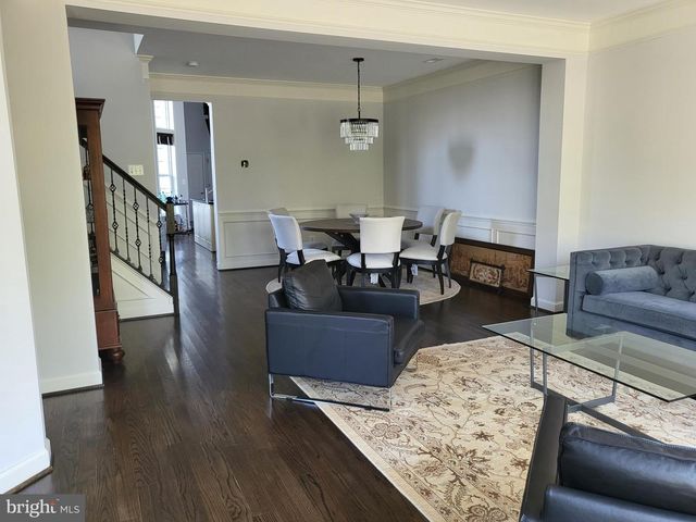 19440 FRONT ST, Leesburg, VA 20176