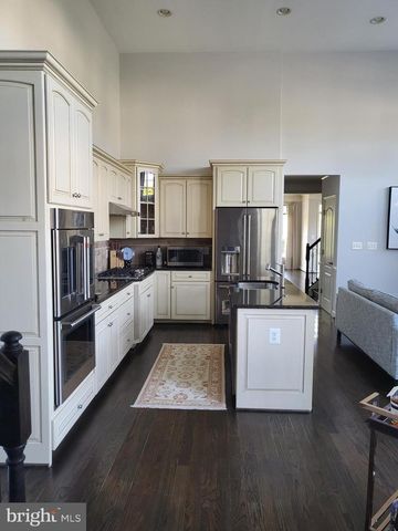 19440 FRONT ST, Leesburg, VA 20176