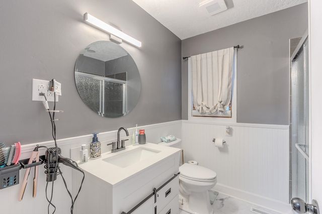 557 CIRCLE DR, Halls, TN 38040