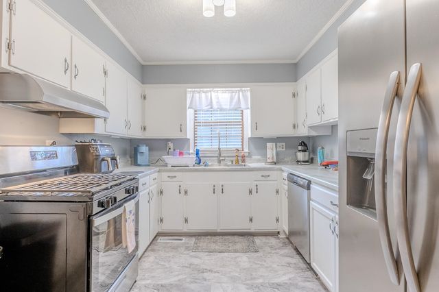 557 CIRCLE DR, Halls, TN 38040