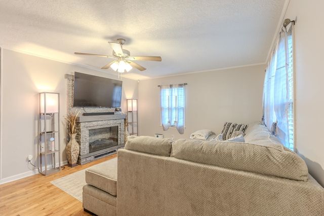 557 CIRCLE DR, Halls, TN 38040