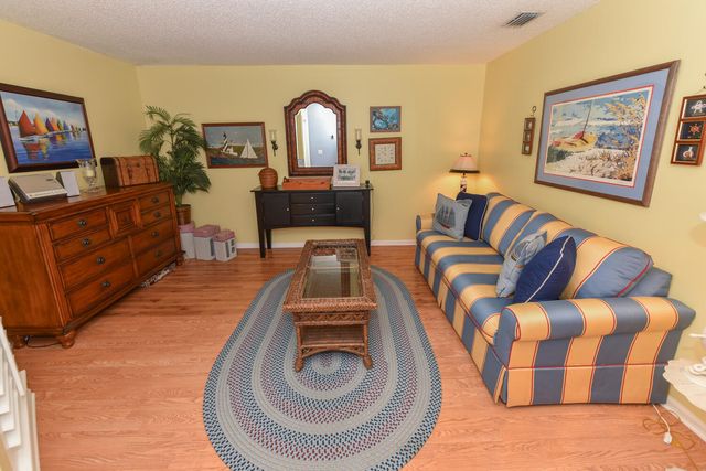 209 Ocean Dunes Circle, Jupiter, FL 33477