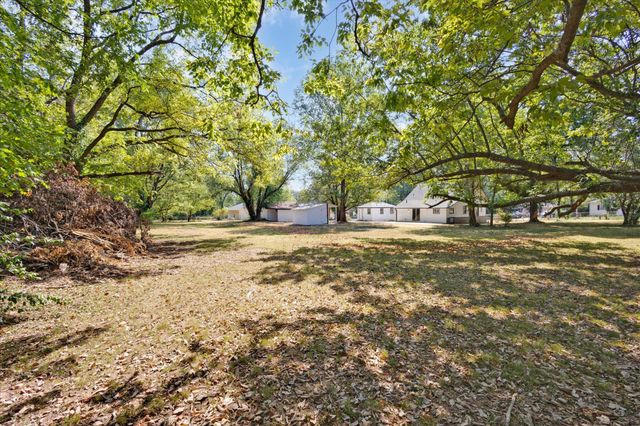 2753 W Nichols Street, Springfield, MO 65803