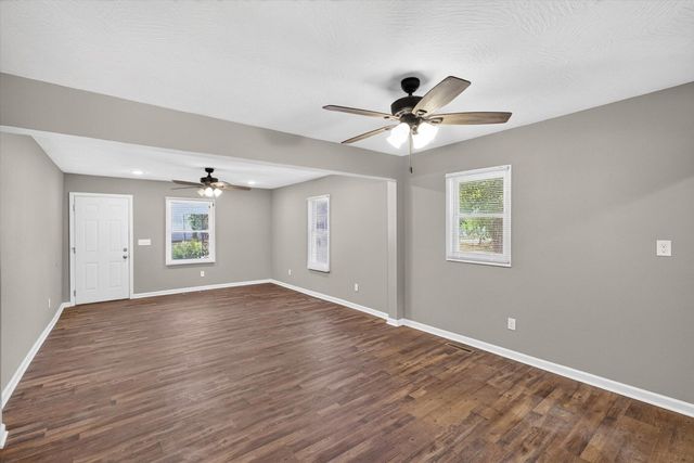 2753 W Nichols Street, Springfield, MO 65803