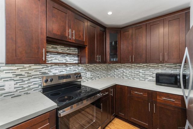 930 Via Mil Cumbres 142, Solana Beach, CA 92075