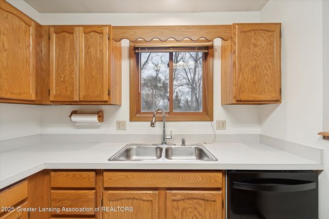 5041 Willoughby Road 4, Holt, MI 48842