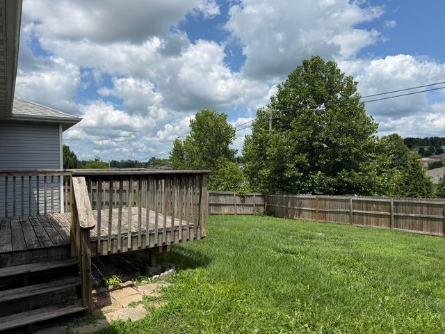 1212 S 15th Street, Ozark, MO 65721
