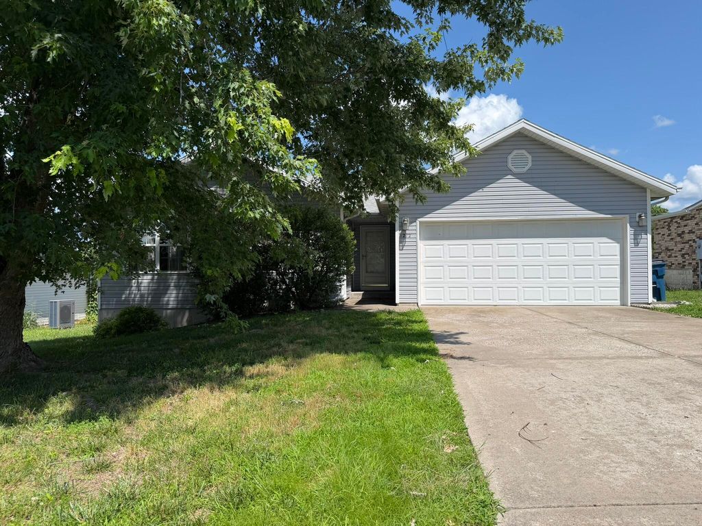 1212 S 15th Street, Ozark, MO 65721