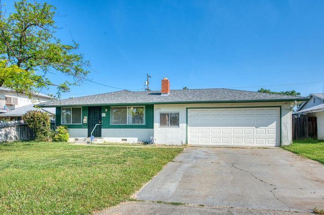 51 San Jose Avenue, Clovis, CA 93612