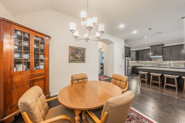 902 Enchanted Wood Drive, Arlington, TX 76005