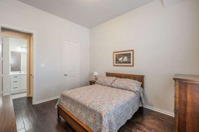 902 Enchanted Wood Drive, Arlington, TX 76005