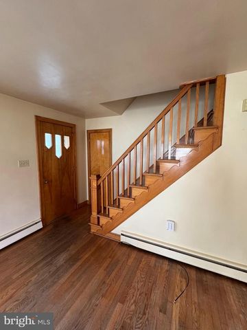 513 E CHESTNUT ST, Hegins, PA 17938