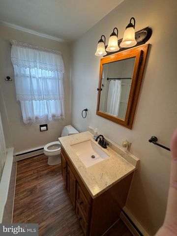 513 E CHESTNUT ST, Hegins, PA 17938