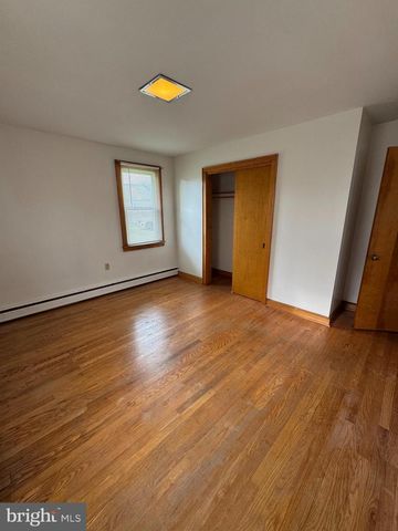 513 E CHESTNUT ST, Hegins, PA 17938