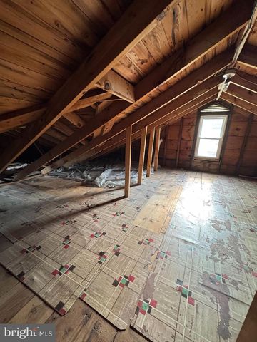 513 E CHESTNUT ST, Hegins, PA 17938