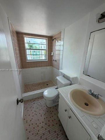2001 Bay Drive 301, Miami Beach, FL 33141