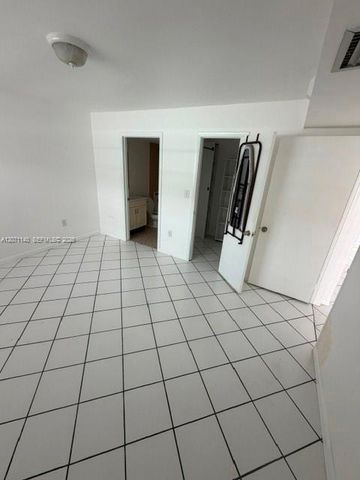 2001 Bay Drive 301, Miami Beach, FL 33141