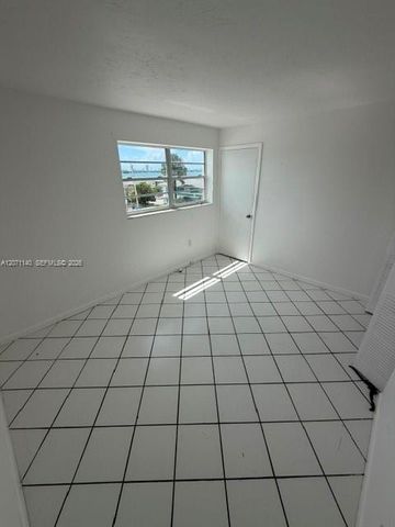 2001 Bay Drive 301, Miami Beach, FL 33141